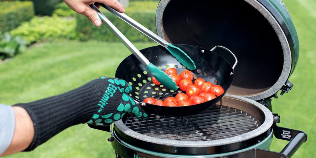 Big Green Egg Grill Wok