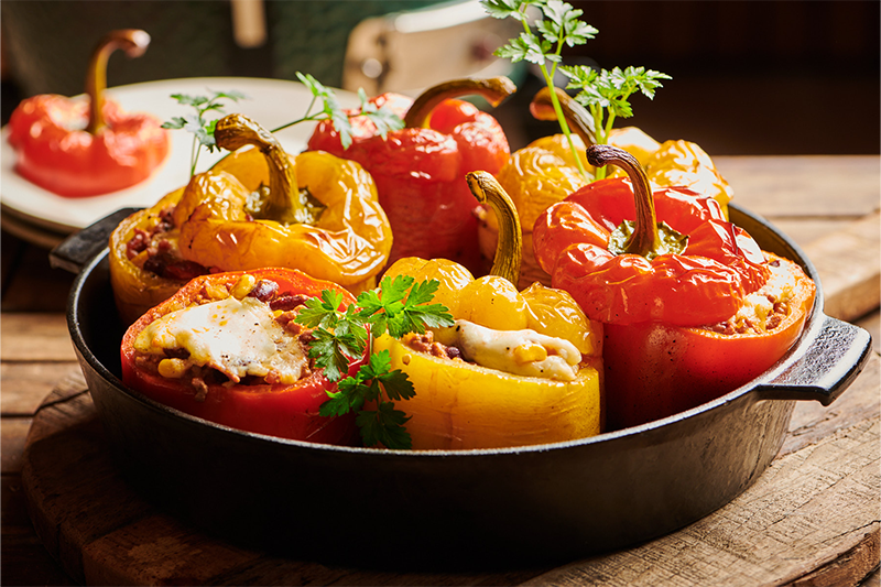 Gevulde paprika’s met gehakt en groenten van de Big Green Egg