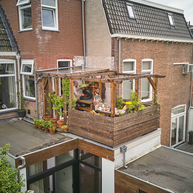 Big Green Egg Kamado in een buitenkeuken