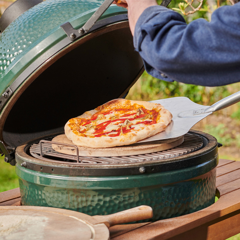 Bakken op de Big Green Egg kamado