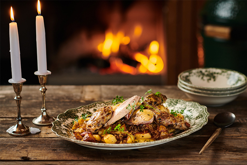 Op de Big Green Egg geroosterde fazant met paddenstoelen en zuurkool