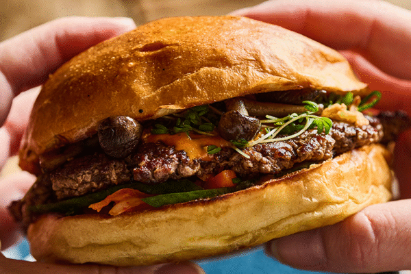 Smash burgers from the Big Green Egg? Check out this recipe for a Korean BBQ smash burger, packed with flavours from Asian cuisine.