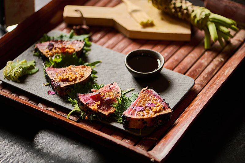 Tonijn tataki van de Big Green Egg. Makkelijk, snel en ontzettend lekker! Heerlijk als voorgerecht, snack of voor shared dining.